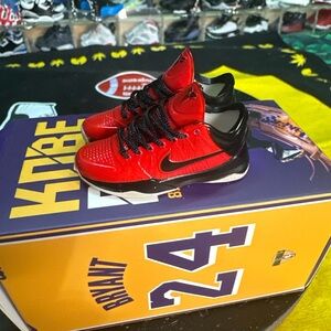 Mini 3D Printed Sneakers ‘Kobe Black & Red’